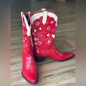 FUCHSIA BOOTS Red Snip-Toe Mid Calf Cowgirl Boots With Inlays And Appliques S-10